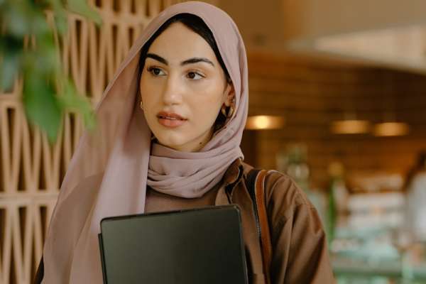 Business online trading law