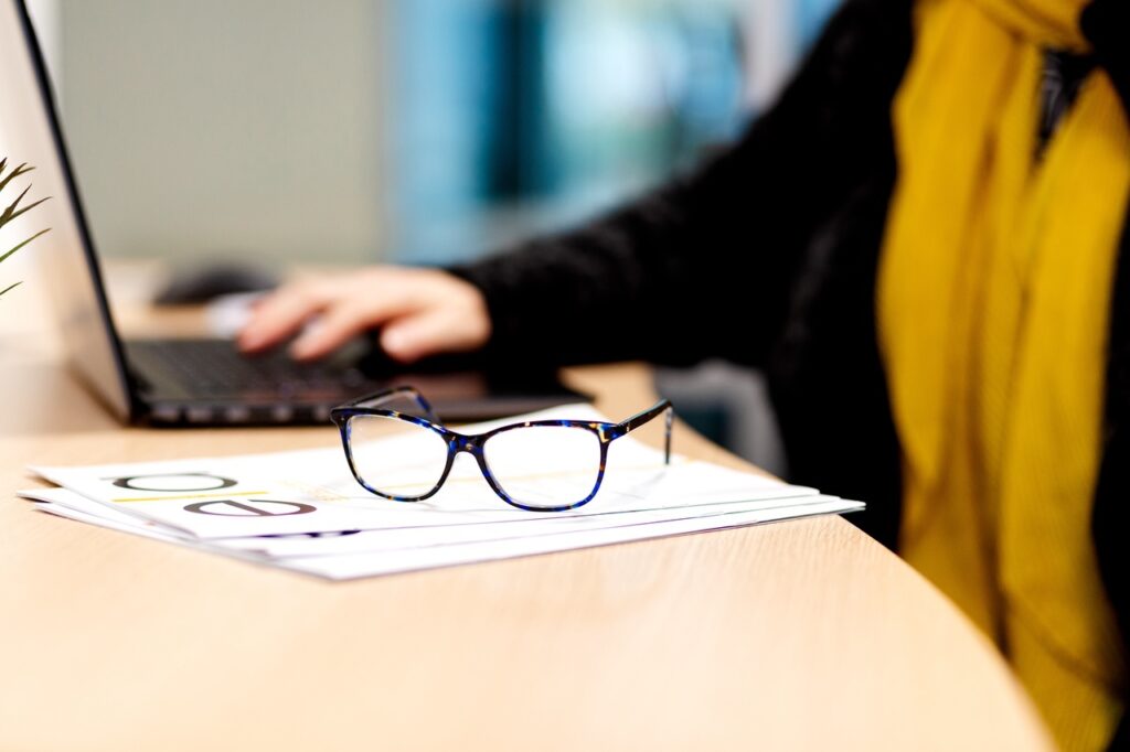 hr glasses on desk